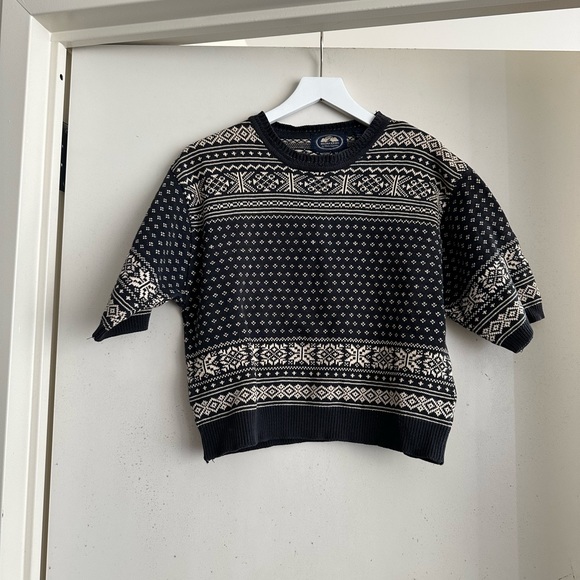 Vintage Winter Print Navy Short Sleeve Sweater - Picture 1 of 4